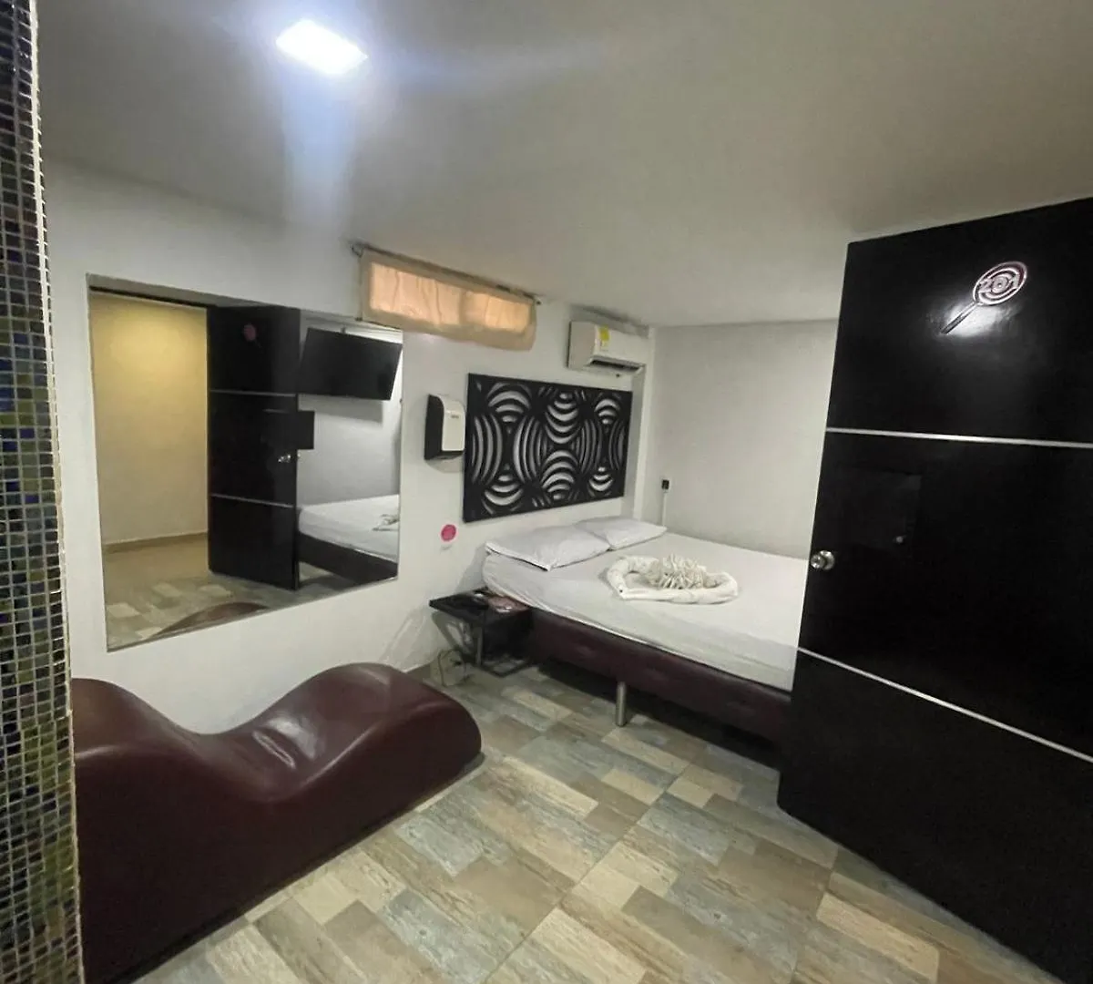 Love hotel Motel Caramelo Cali